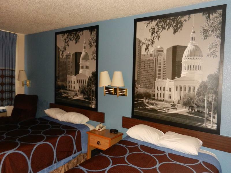 Super 8 By Wyndham Potosi Otel Dış mekan fotoğraf