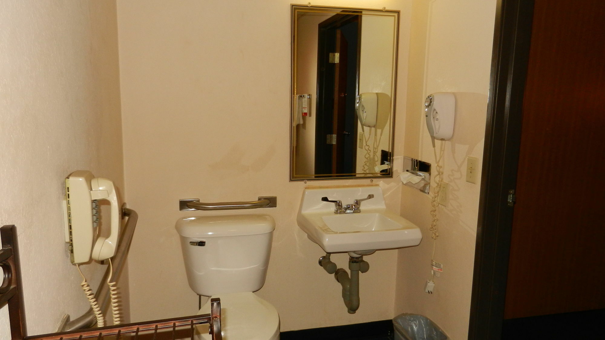 Super 8 By Wyndham Potosi Otel Dış mekan fotoğraf