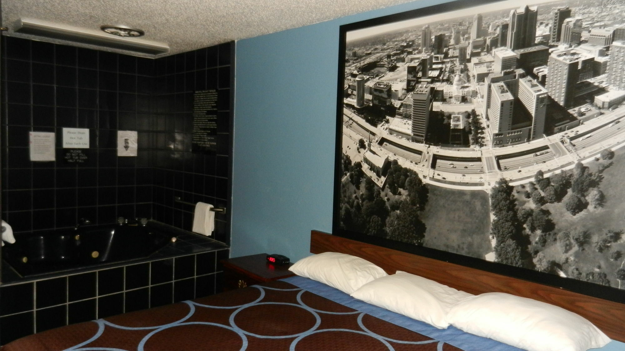 Super 8 By Wyndham Potosi Otel Dış mekan fotoğraf