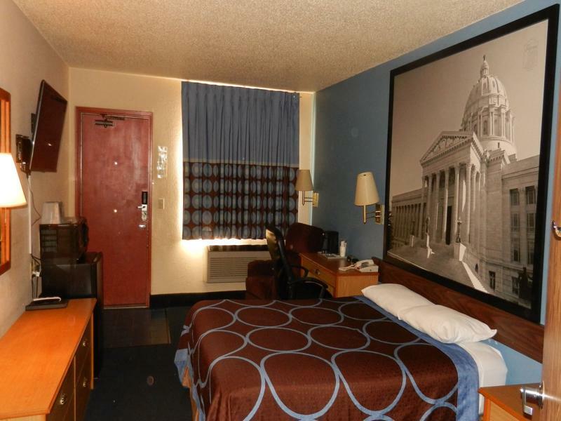 Super 8 By Wyndham Potosi Otel Dış mekan fotoğraf